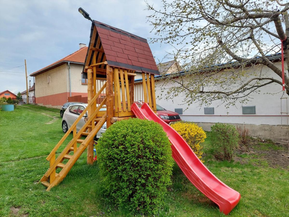 Penzion Mayka Hotel Hrabusice Exterior photo