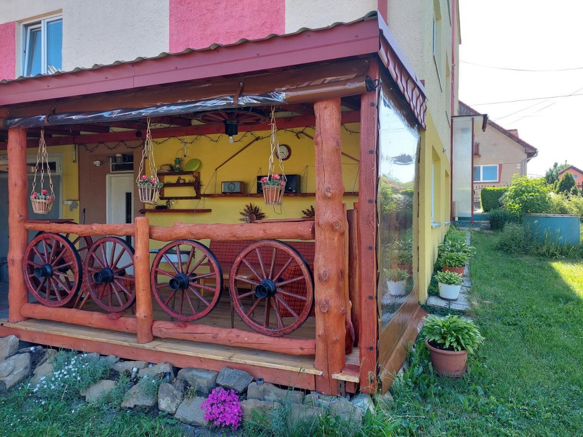 Penzion Mayka Hotel Hrabusice Exterior photo